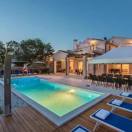 Villa Lory