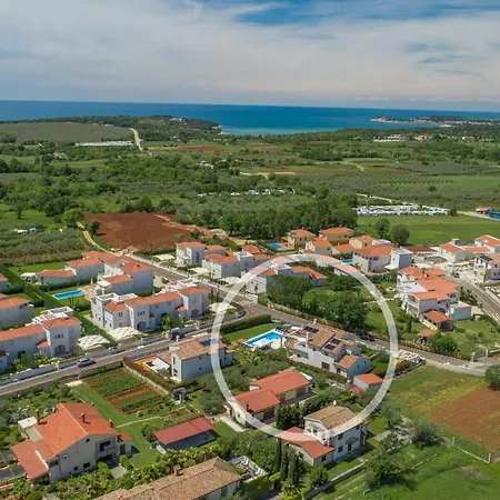 Villa Lory