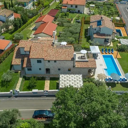 Villa Lory